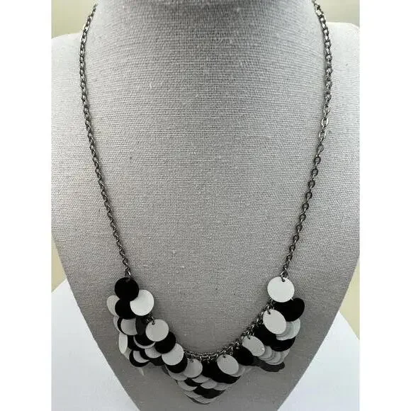 Black and White Disc Detail Necklace - Picture 3 of 8